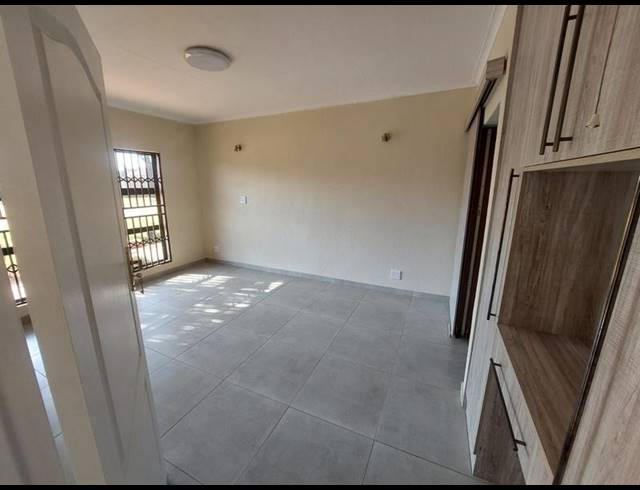7 BEDROOM HOUSE FOR SALE IN DALPARK EXT 1